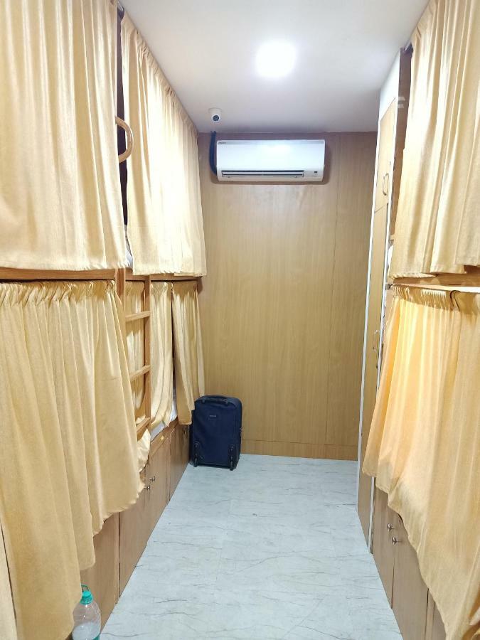 Mabrook Dormitory Мумбай Екстериор снимка