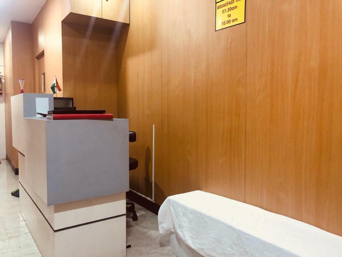 Mabrook Dormitory Мумбай Екстериор снимка